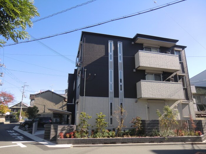 ココ　カルティエの物件外観写真