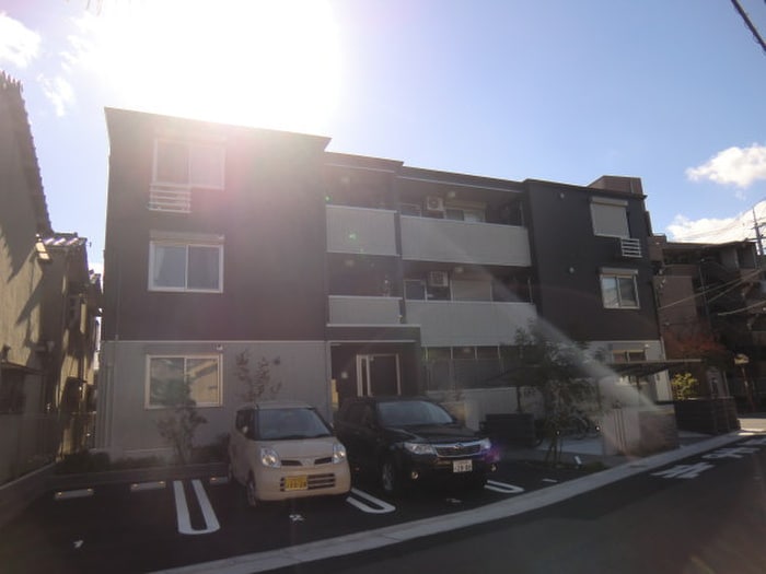 ココ　カルティエの物件外観写真