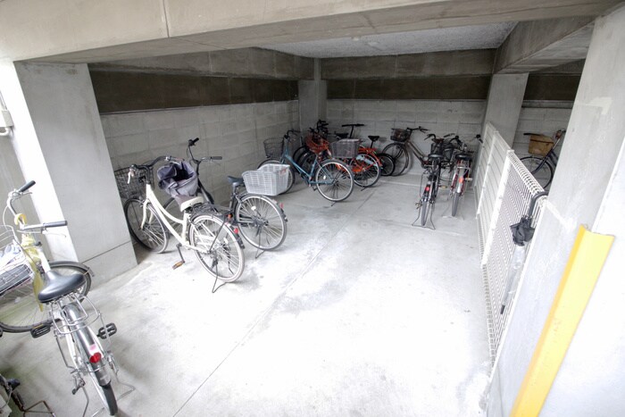 パ－クウエスト豊中の物件外観写真