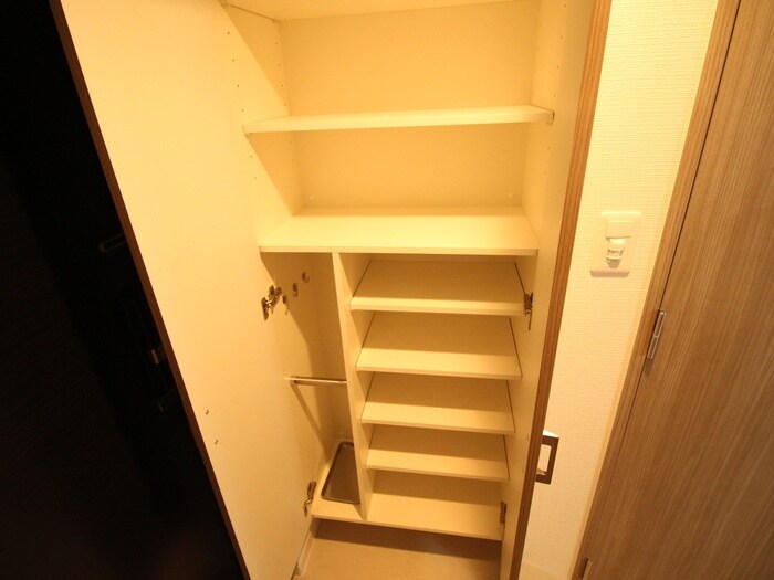 ｴｽﾘｰﾄﾞ京都梅小路ｱｳﾞｪﾆﾃ(101)の物件内観写真