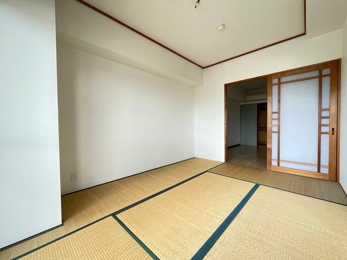 ｲﾝﾍﾟﾘｱﾙﾊﾟﾚｽ ﾘﾊﾞ-ｻｲﾄﾞの物件内観写真