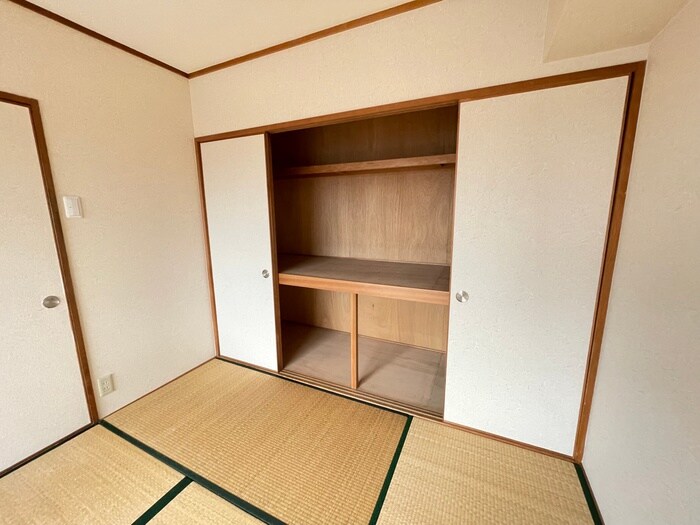 ｲﾝﾍﾟﾘｱﾙﾊﾟﾚｽ ﾘﾊﾞ-ｻｲﾄﾞの物件内観写真