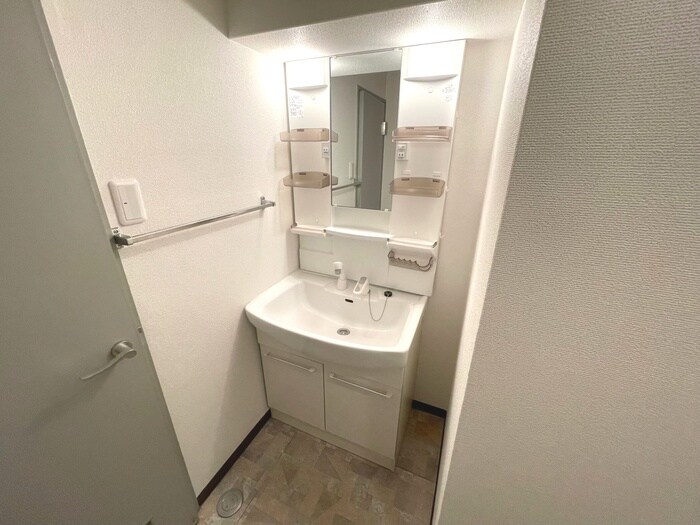 ｲﾝﾍﾟﾘｱﾙﾊﾟﾚｽ ﾘﾊﾞ-ｻｲﾄﾞの物件内観写真