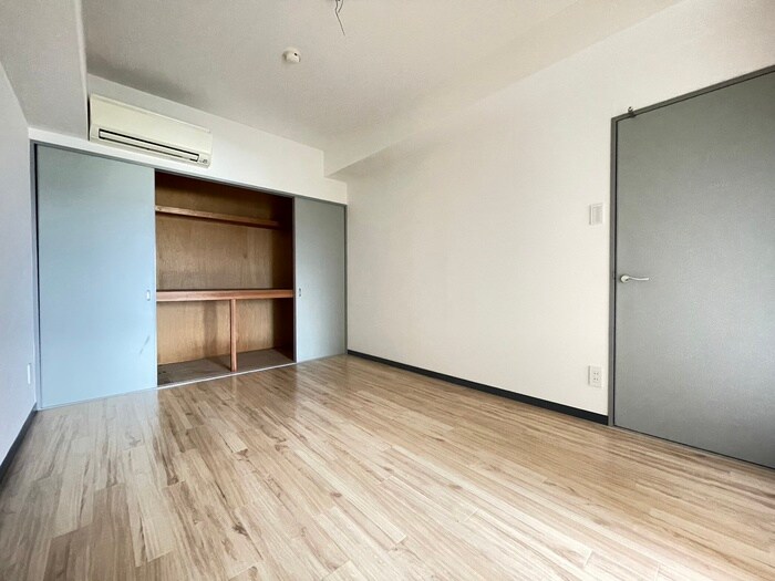 ｲﾝﾍﾟﾘｱﾙﾊﾟﾚｽ ﾘﾊﾞ-ｻｲﾄﾞの物件内観写真