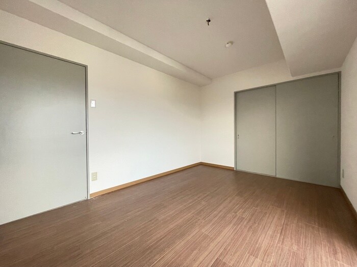 ｲﾝﾍﾟﾘｱﾙﾊﾟﾚｽ ﾘﾊﾞ-ｻｲﾄﾞの物件内観写真