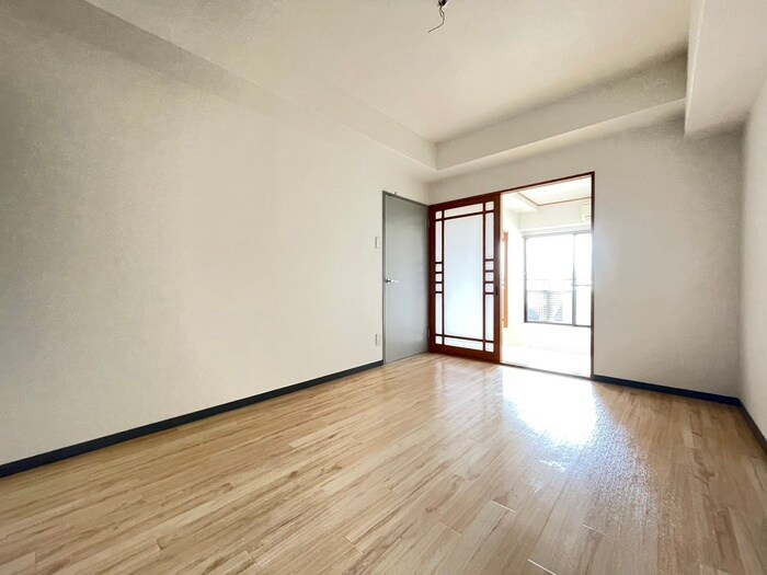 ｲﾝﾍﾟﾘｱﾙﾊﾟﾚｽ ﾘﾊﾞ-ｻｲﾄﾞの物件内観写真