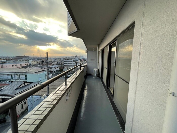 ｲﾝﾍﾟﾘｱﾙﾊﾟﾚｽ ﾘﾊﾞ-ｻｲﾄﾞの物件内観写真