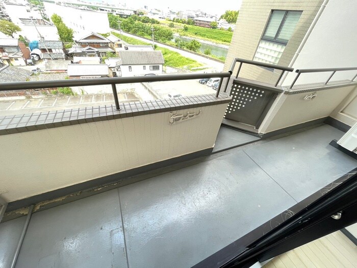 ｲﾝﾍﾟﾘｱﾙﾊﾟﾚｽ ﾘﾊﾞ-ｻｲﾄﾞの物件内観写真