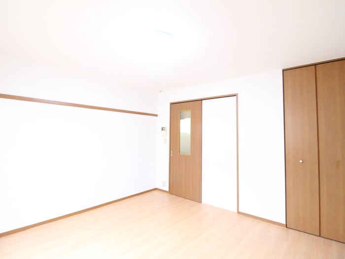 ヴィラ・ソレイユの物件内観写真