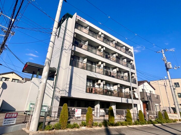 フロレスタ三輪の物件外観写真