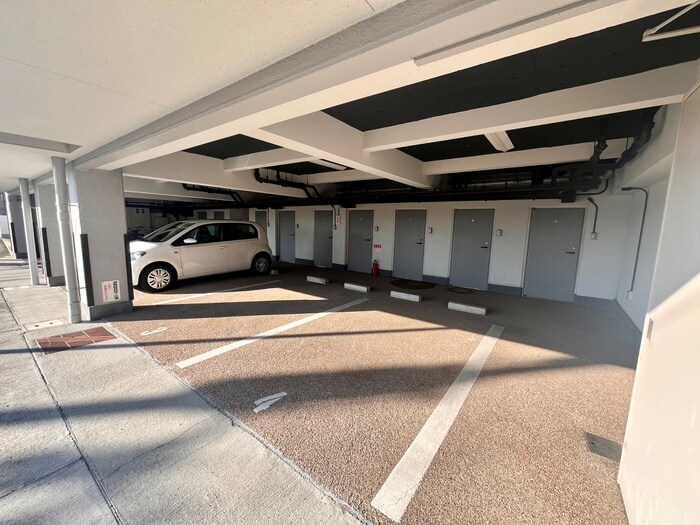 フロレスタ三輪の物件外観写真