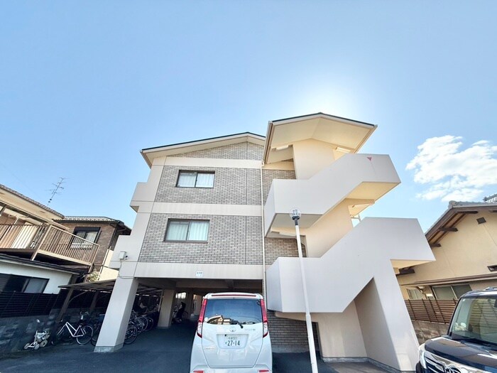 ドマ－レ服部の物件外観写真