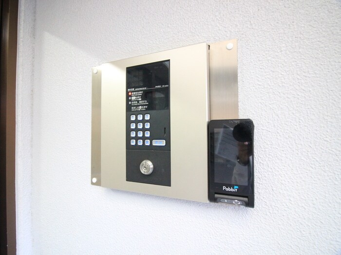 フロ－ライト関大前の物件外観写真