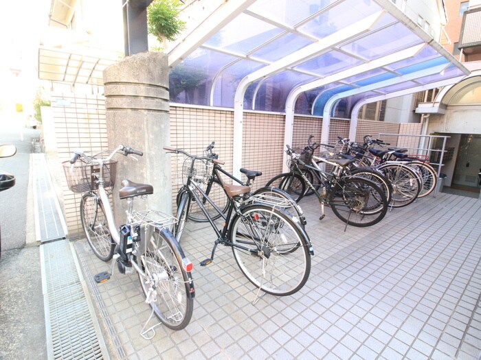 フロ－ライト関大前の物件外観写真