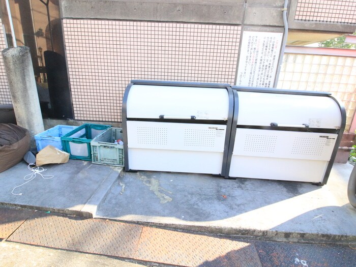 フロ－ライト関大前の物件外観写真