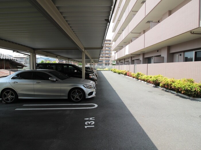 セリ－ゼウエストの物件外観写真