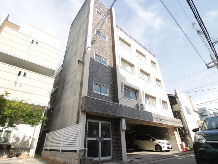 高丸マンションの物件外観写真