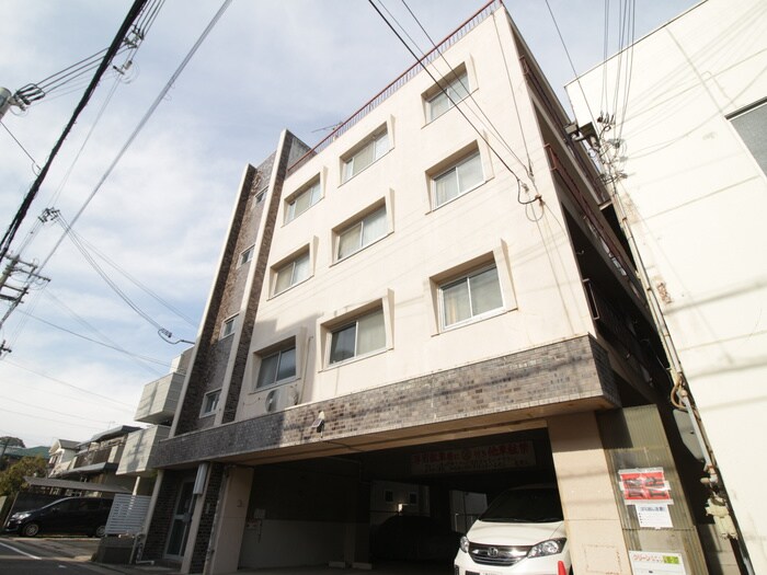 高丸マンションの物件外観写真