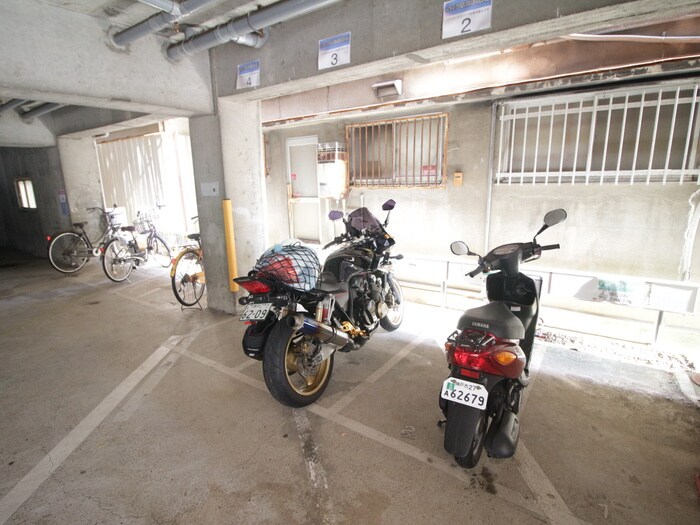 高丸マンションの物件外観写真