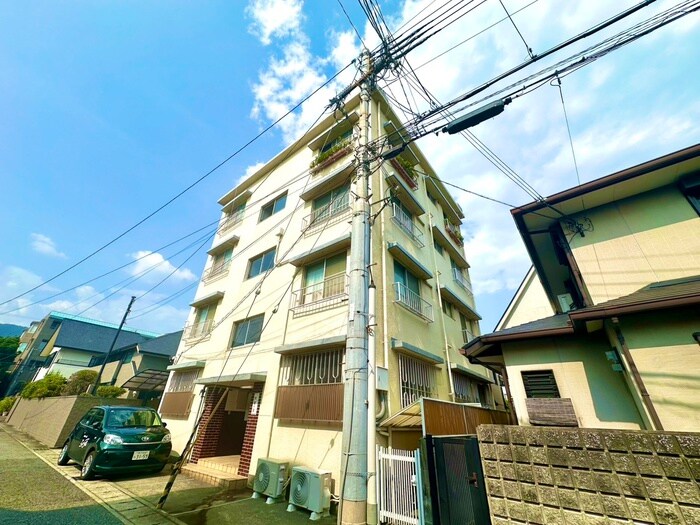 マンション芦屋の里の物件外観写真