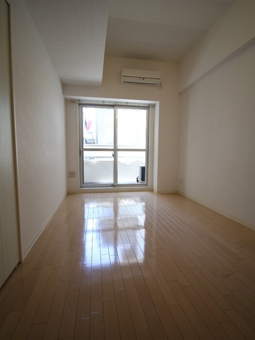 オリエンタル江坂の物件内観写真