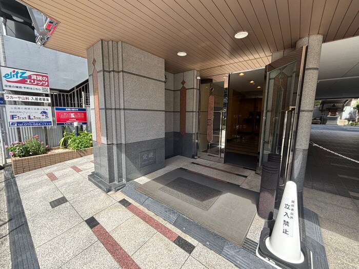 ＬＡＣＡＳＡ山科の物件外観写真