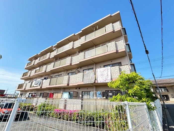 エストアビテ・ヒロの物件外観写真