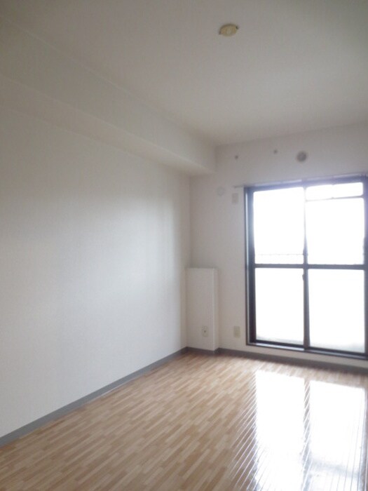 エストアビテ・ヒロの物件内観写真