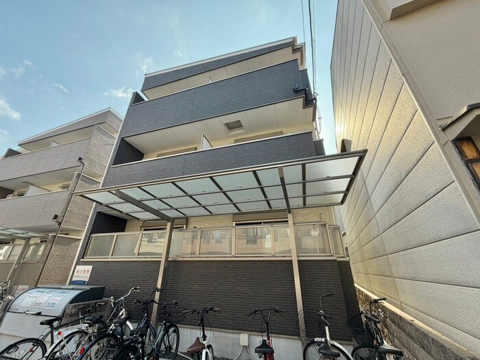 セレニティ田川北A棟の物件外観写真