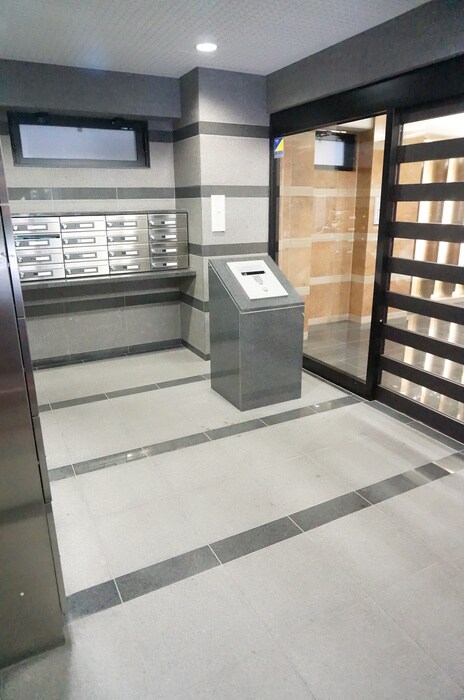 グランレブリー室町六角の物件外観写真