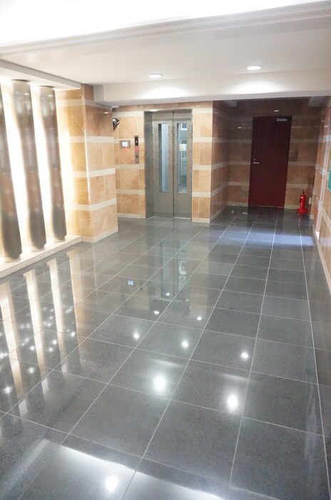 グランレブリー室町六角の物件外観写真