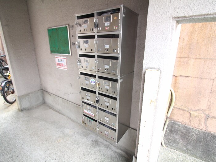 ロイヤルハイツ武庫之荘の物件外観写真