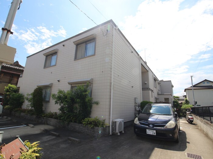 メゾン下仲の物件外観写真