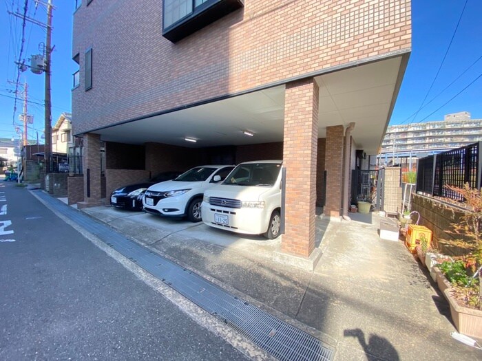 ラ　フェリーチｴの物件外観写真