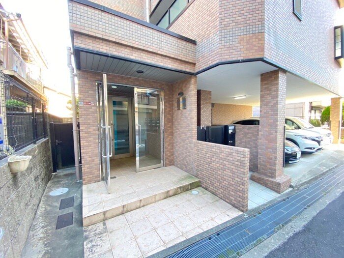 ラ　フェリーチｴの物件外観写真