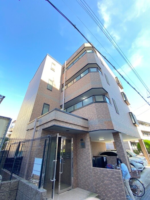 ラ　フェリーチｴの物件外観写真