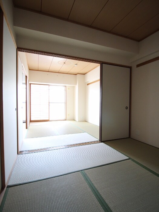 シャンテ川西３号棟（７０３）の物件内観写真