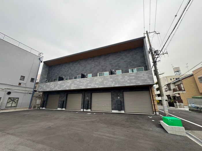 Ｔ‘ｓ ＢＡＳＥ 西難波の物件外観写真