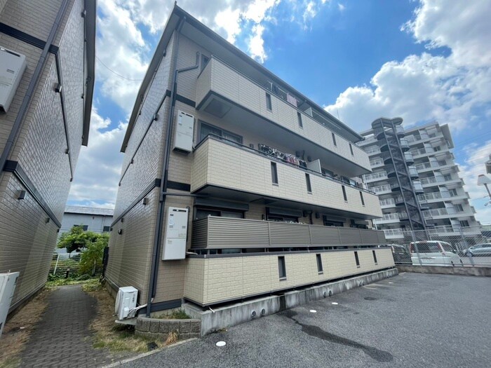 フラワーメゾンの物件外観写真