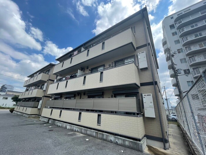 フラワーメゾンの物件外観写真