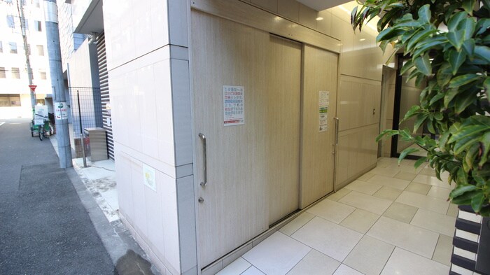 オリエンタル靱本町の物件外観写真