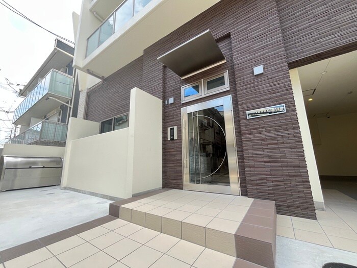 ラ・リュールＭＪの物件外観写真