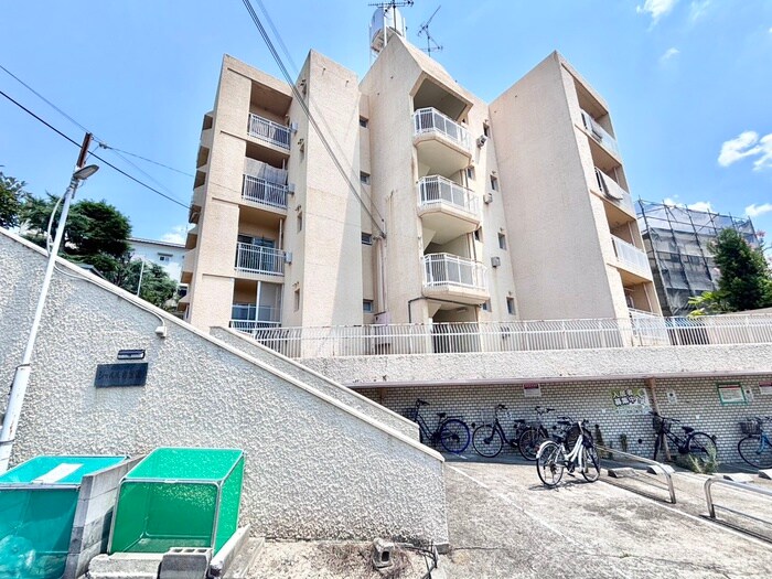 シャルル香里園（202）の物件外観写真