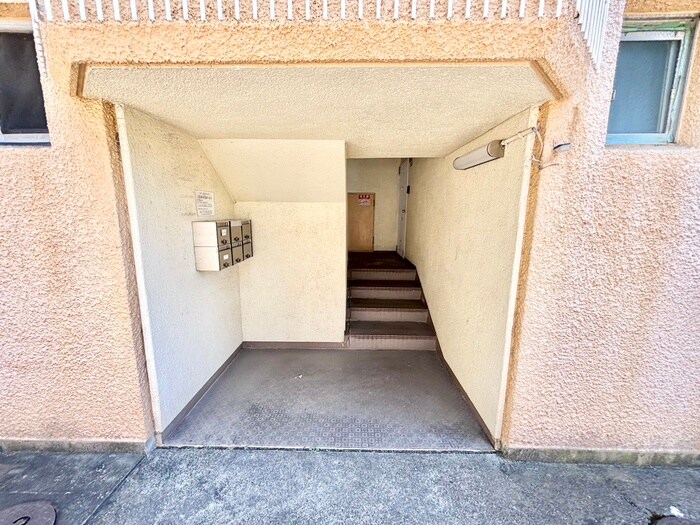 シャルル香里園（202）の物件外観写真