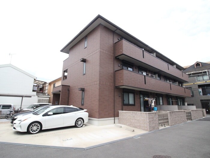 グランシャリオⅢの物件外観写真