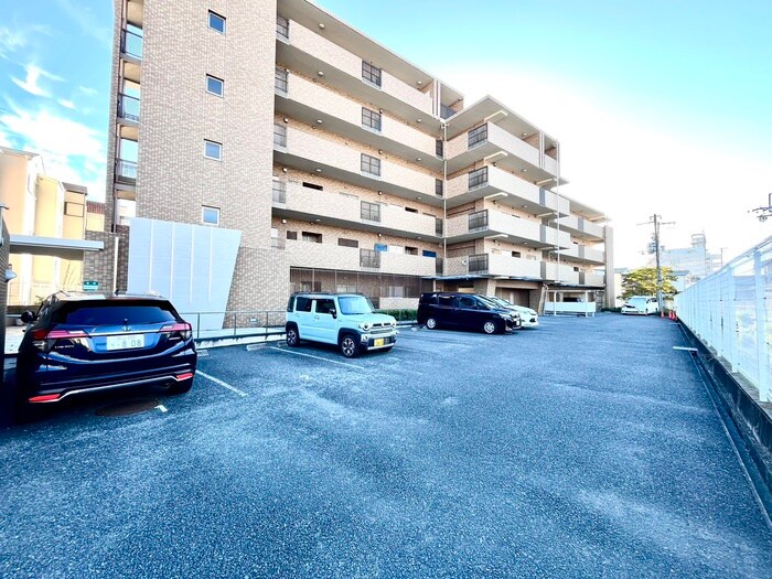 ソレアード鶴見の物件外観写真