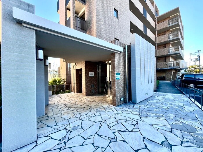 ソレアード鶴見の物件外観写真