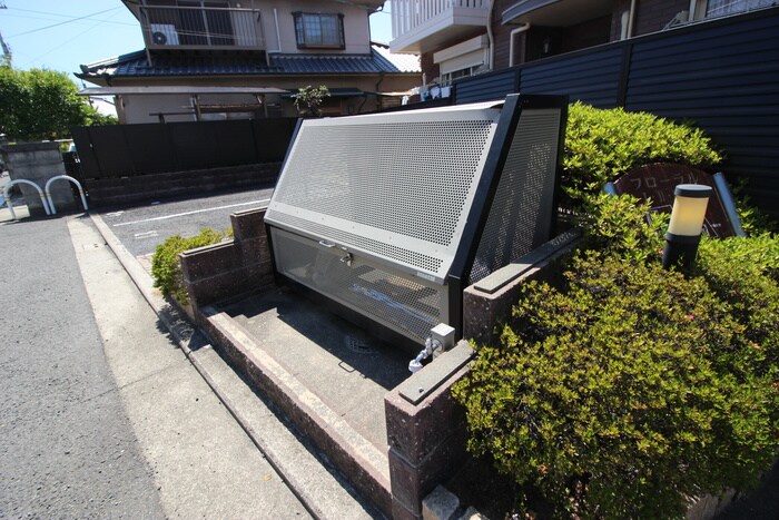 フロ－ラルⅣの物件外観写真