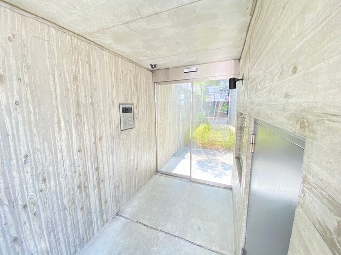 MONO COMODO WESTの物件外観写真