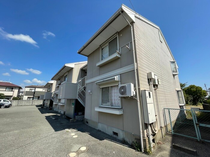 ハイツ・クレッシェンドの物件外観写真